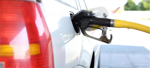 La hausse des taxes sur le carburant provisoirement suspendue