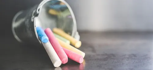 Manger de la craie : la dernière tendance insolite sur les réseaux...