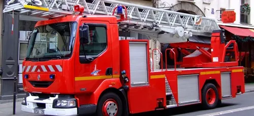 Orléans : incendie au lycée Benjamin-Franklin (VIDEO)