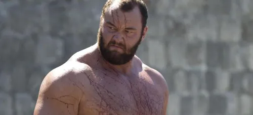 Game of Thrones : « la Montagne » sort les muscles pour un record...