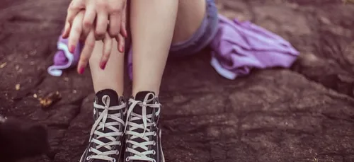 Thigh Holding Challenge : le défi des ados qui inquiète les parents...