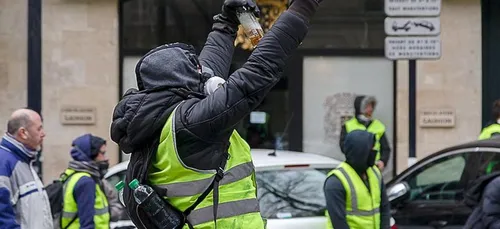 Loiret : cinq gilets jaunes arrêtés après avoir pillé des magasins...