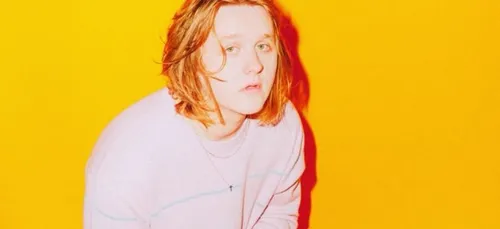 Lewis Capaldi : sa technique pour aider les fans souffrant...