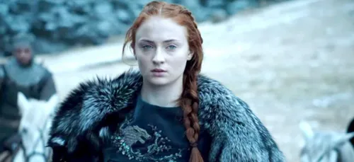L'actrice de Game of Thrones, Sophie Turner, gifle un présentateur...