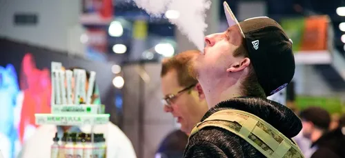 Une trentaine de jeunes hospitalisés après avoir fumé des...