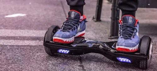 Un hoveboard en charge sous le lit d'un enfant prend feu en pleine...