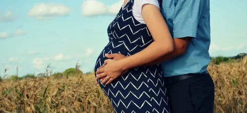 Qu'est-ce que la "babymoon", la tendance voyage des couples ? (photos)