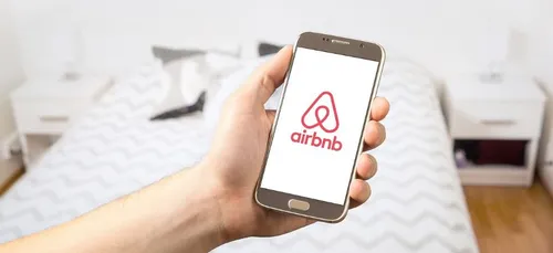 Airbnb : elle loue la banquette arrière de sa voiture pour 9€ la...