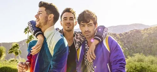 Jonas Brothers : leur incroyable vidéo en hommage à la série...
