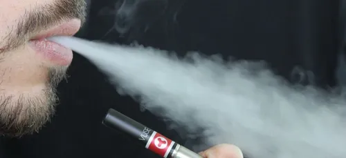 Cigarette électronique : voilà comment terminent les poumons de...