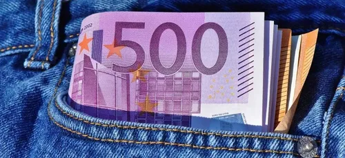 Il oublie son sac dans la rue avec 16.000 euros à l’intérieur, un...