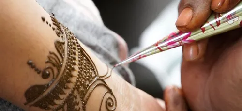 Une vacancière se retrouve aux urgences à cause d’un tatouage au...