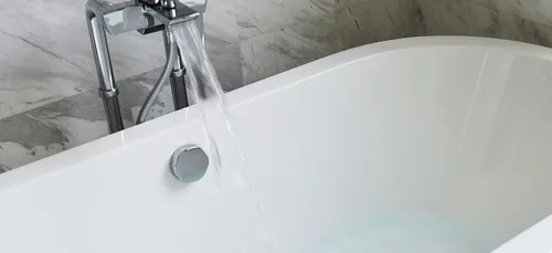 Loir-et-Cher : une mère oublie son bébé dans la baignoire et le...