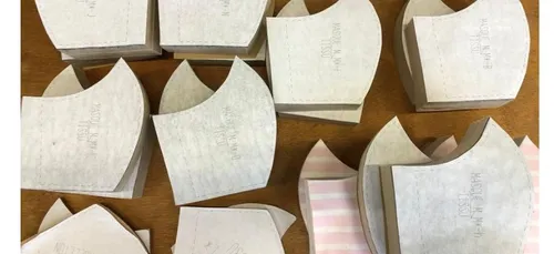 Saint James, les rois de la marinière... et des masques en tissu