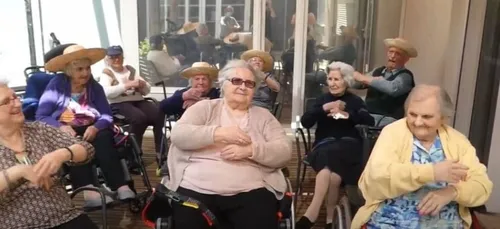 Des résidents d’un Ehpad rejouent le clip « Cosmo » de Soprano (vidéo)