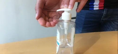 Attention : le gel hydroalcoolique peut être dangereux en cas...