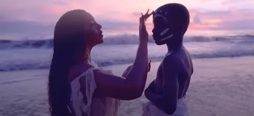 Beyoncé dévoile de nouvelles images de son prochain film « Black is...