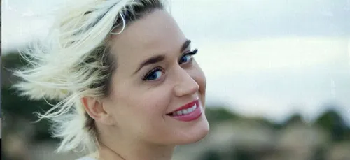 Katy Perry : les raisons de son refus d’enregistrer "Titanium" de...