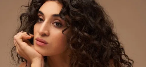 « Si je n’en parle pas je deviens folle » : Camélia Jordana revient...