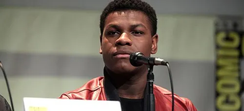 « Star Wars » : John Boyega dénonce le traitement des minorités