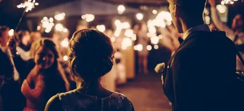 Covid : des médecins appellent à « siffler la fin de la récréation »