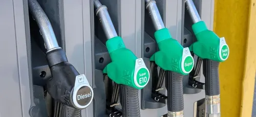 Carburants : le tarif réduit sur l'essence SP95-E10 maintenu en 2021