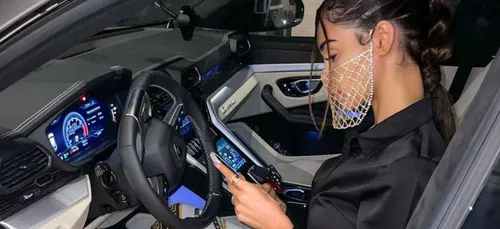 Quand Nabilla provoque la colère des internautes avec « un masque...