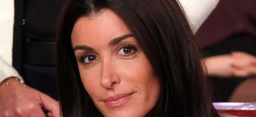 Jenifer est sublime pour sa première apparition depuis son accident...