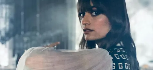 Clara Luciani en deuil, elle met en garde contre le coronavirus