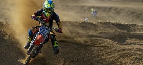 On lui vole sa motocross, il la reconnaît dans un clip de rap
