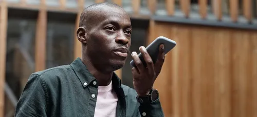 Facebook : bientôt un nouveau service de « salons audio » calqué...