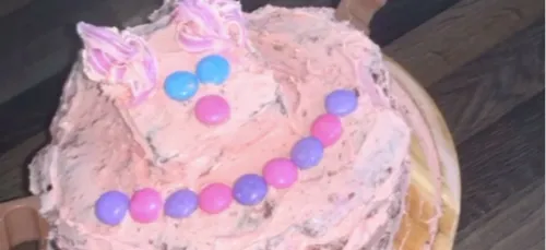 Un gâteau d’anniversaire complètement raté provoque l’hilarité des...