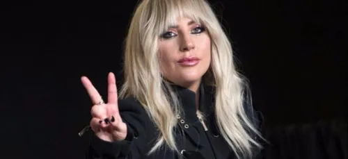 Quand Lady Gaga montre ses fesses pour la bonne cause !