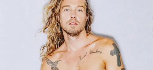 Julien Doré : bientôt en duo avec une grande star des années 60 ?