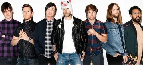 Maroon 5: Adam Levine vole les vêtements de sa femme pour Halloween...