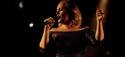 Adele refait surface sur Instagram (PHOTOS)
