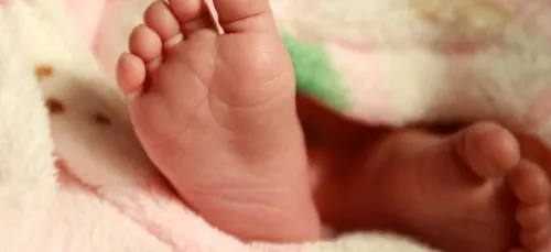 On fait de moins en moins de bébés en France !