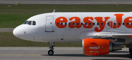 Un jeune garçon de 15 ans expulsé seul d’un vol Londres-Toulouse !