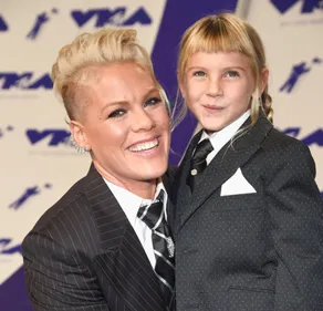 Pink adresse un message émouvant à sa fille lors des MTV VMAs !