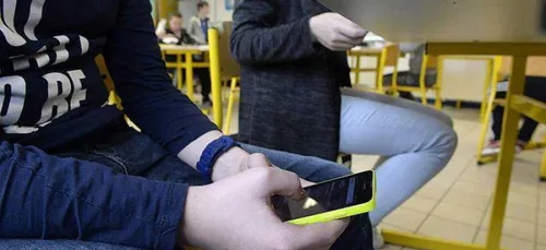 La fin des portables en classe, c’est pour 2018