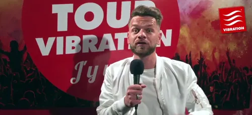Keen'V se lâche dans les coulisses du Tour Vibration à Orléans.