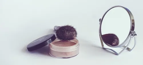 Des substances interdites dans des cosmétiques !