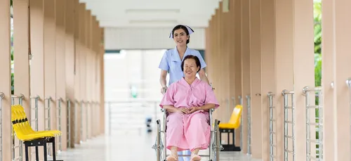 Des médecins veulent comprendre des patients en se mettant à leur...