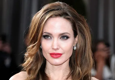 Angelina Jolie : une fan subit près de 50 opérations pour lui...