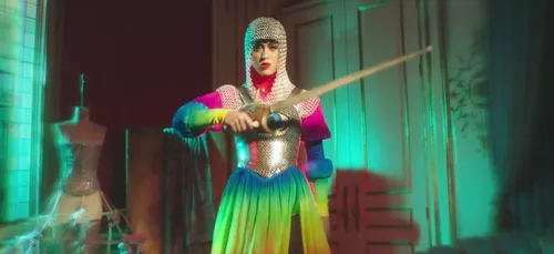 Jeanne D'Arc : Katy Perry incarne le personnage emblématique de la...
