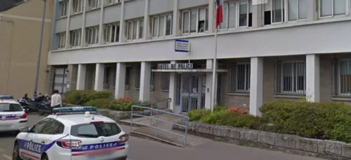 Il casse son bracelet électronique pour retourner en prison !