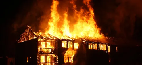 Cher : il avait incendié et cambriolé la discothèque concurrente