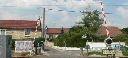 Yonne : faut-il supprimer le passage à niveau de Jonches ?