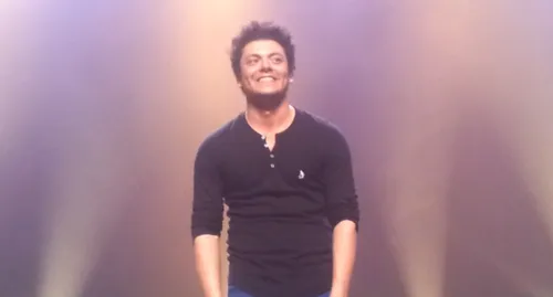 Kev Adams reviendra bientôt à la télévision dans une nouvelle série