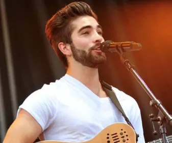 "Maria Maria", le clip événement qui signe le retour de Kendji Girac